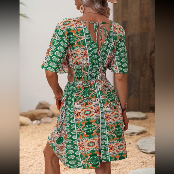 Boho floral print butterfly sleeve tie back dress - Picture 11 of 16